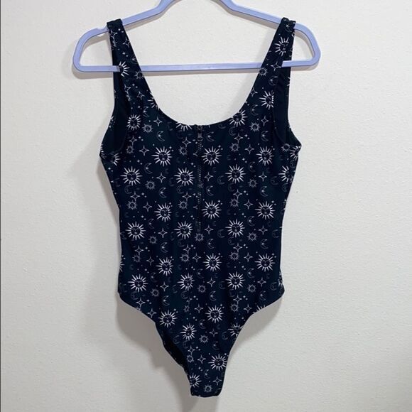 Cyn & Luca M Sun Moon Star Zip Front One-Piece Swimsuit Black Celestial‎ Print - Picture 3 of 12